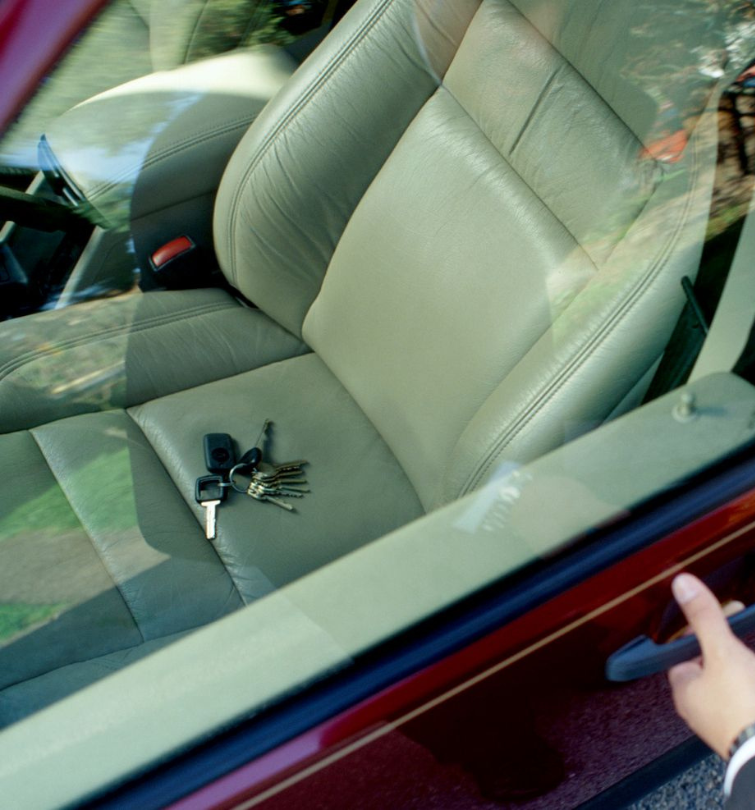 Emergency auto locksmith services Boston